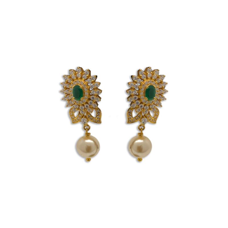 Pearl earrings gold stud