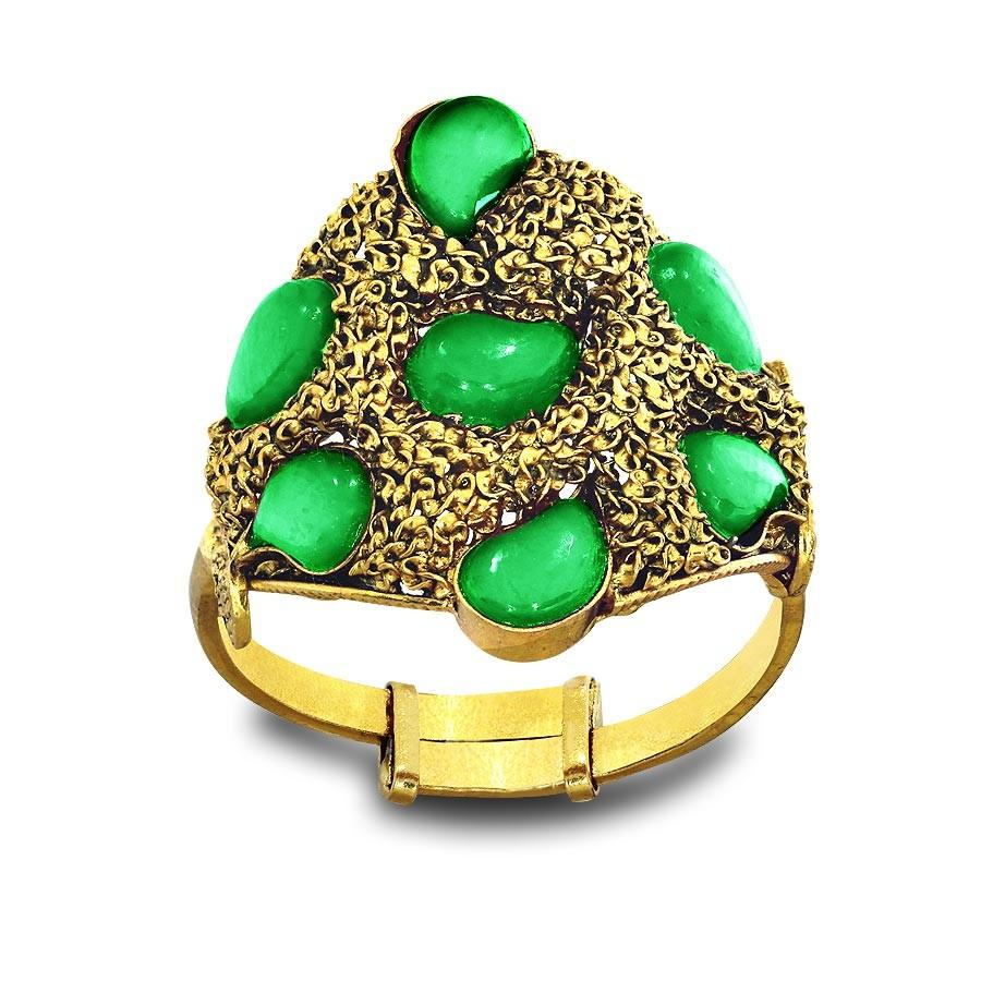 Best gold and diamond emerald ring Women collection online | Kalyan