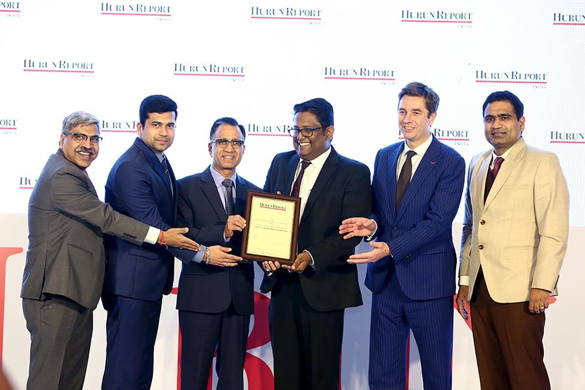 Kalyan Jewellers honoured with Hurun Industry Achievement Award 2018 in Jewellery category
