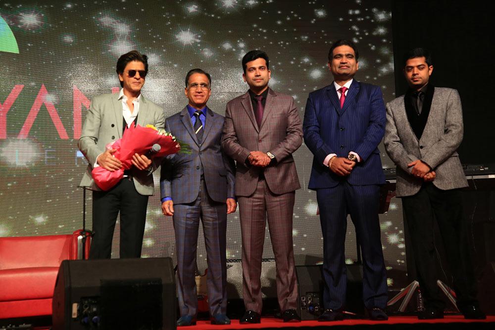 sharukh khan at kalyan jewellers dubai